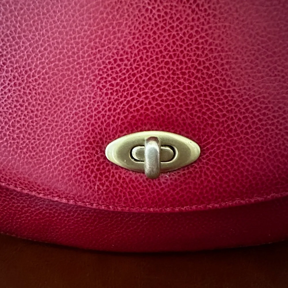 Vintage 90s Coach Carlyle Red Pebbled Leather Turn Lock Handbag - Picture 7 of 10